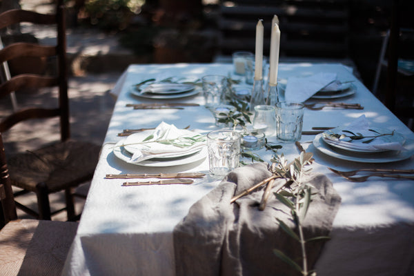 How to style a rustic Mediterranean tablescape